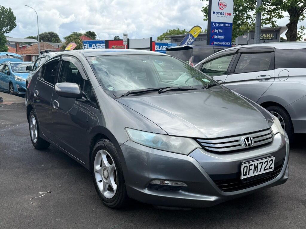 side view of 2010 Honda Insight