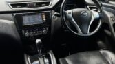 front interior view of 2014 Nissan X-Trail