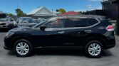 full side view of 2014 Nissan X-Trail