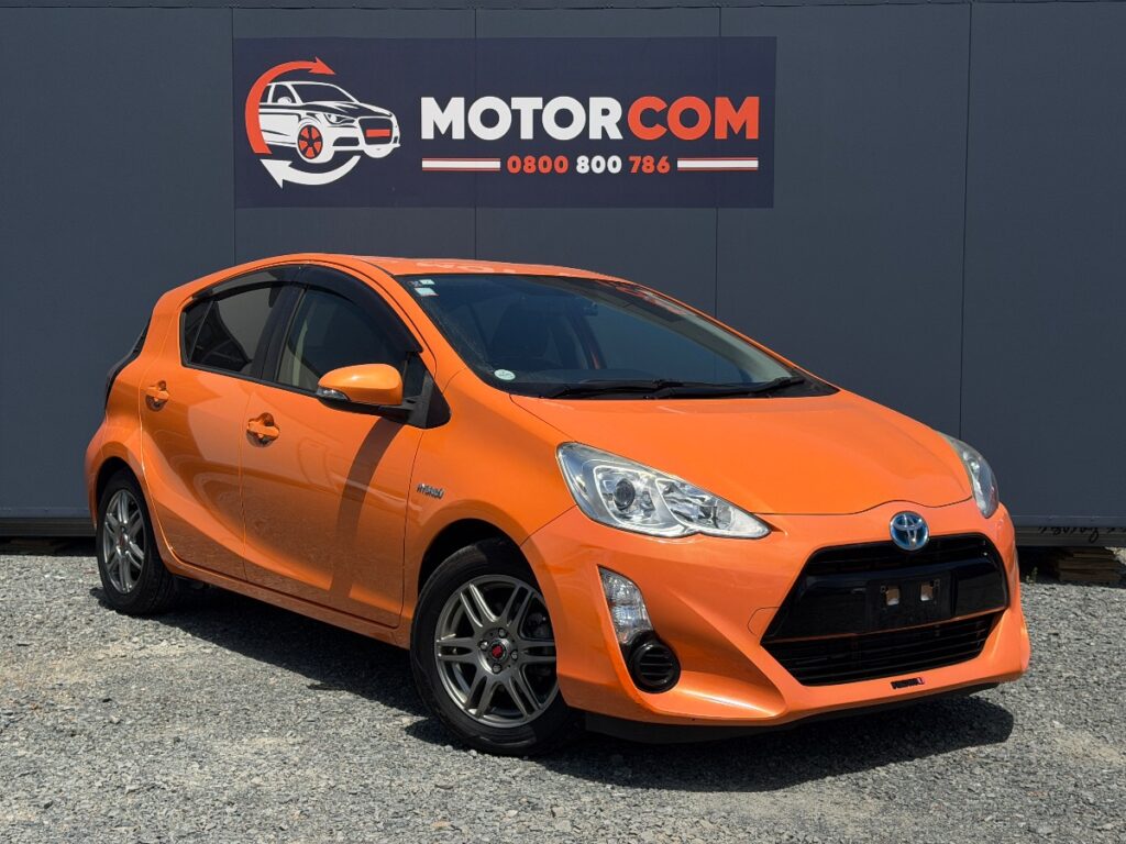 front side view of 2015 Toyota Aqua