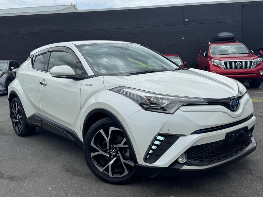 side view of 2017 Toyota C-HR G