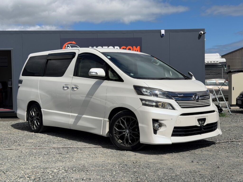 front side view of 2012 Toyota Vellfire