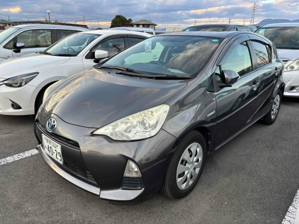 front side view of 2013 Toyota Aqua