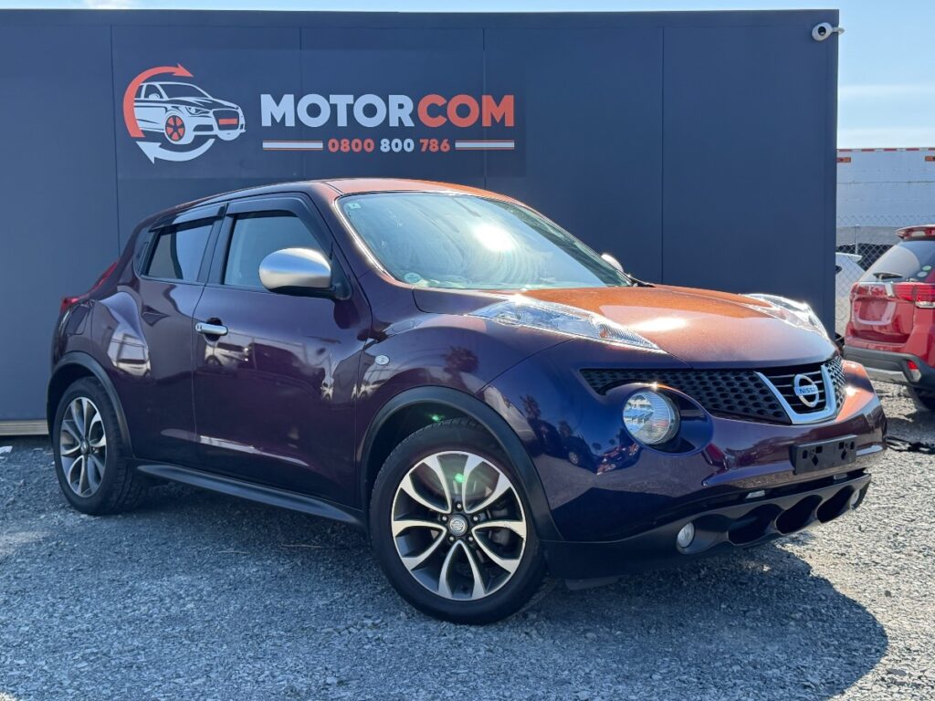 front side view of 2014 Nissan Juke