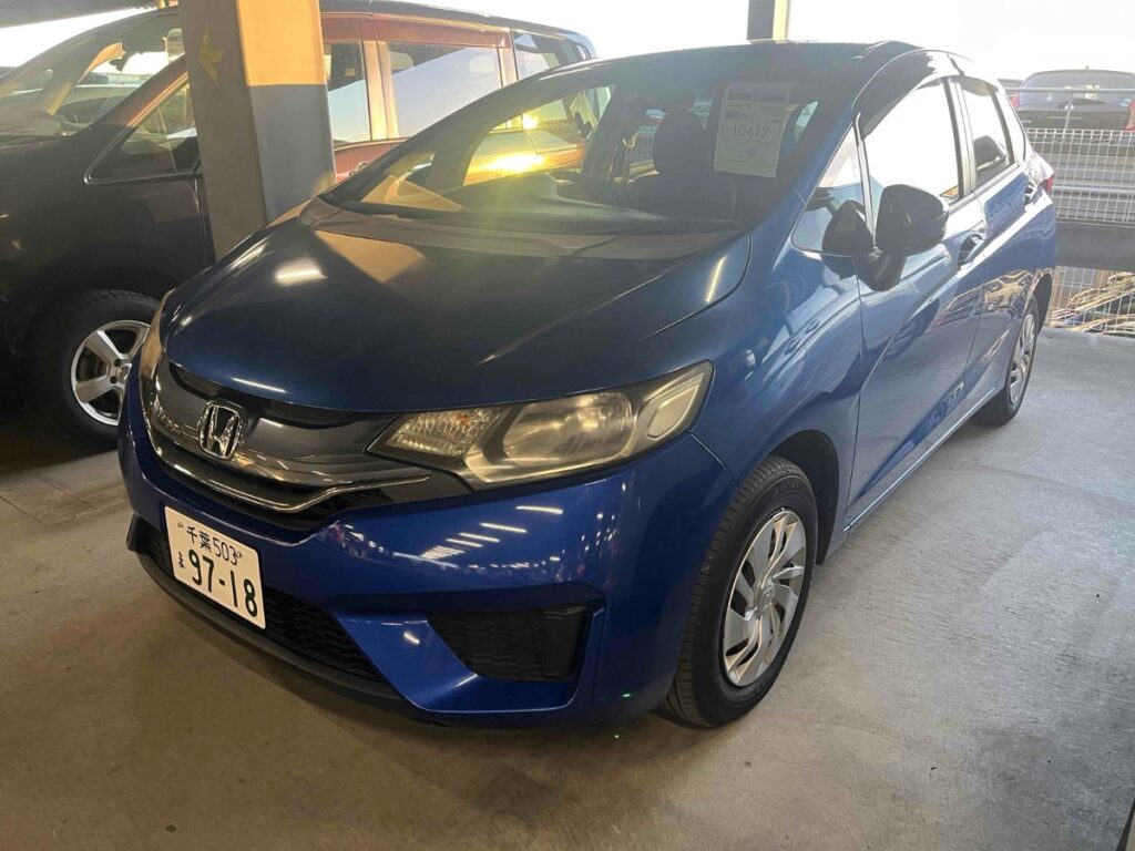 front side view of 2015 Honda Fit 13G