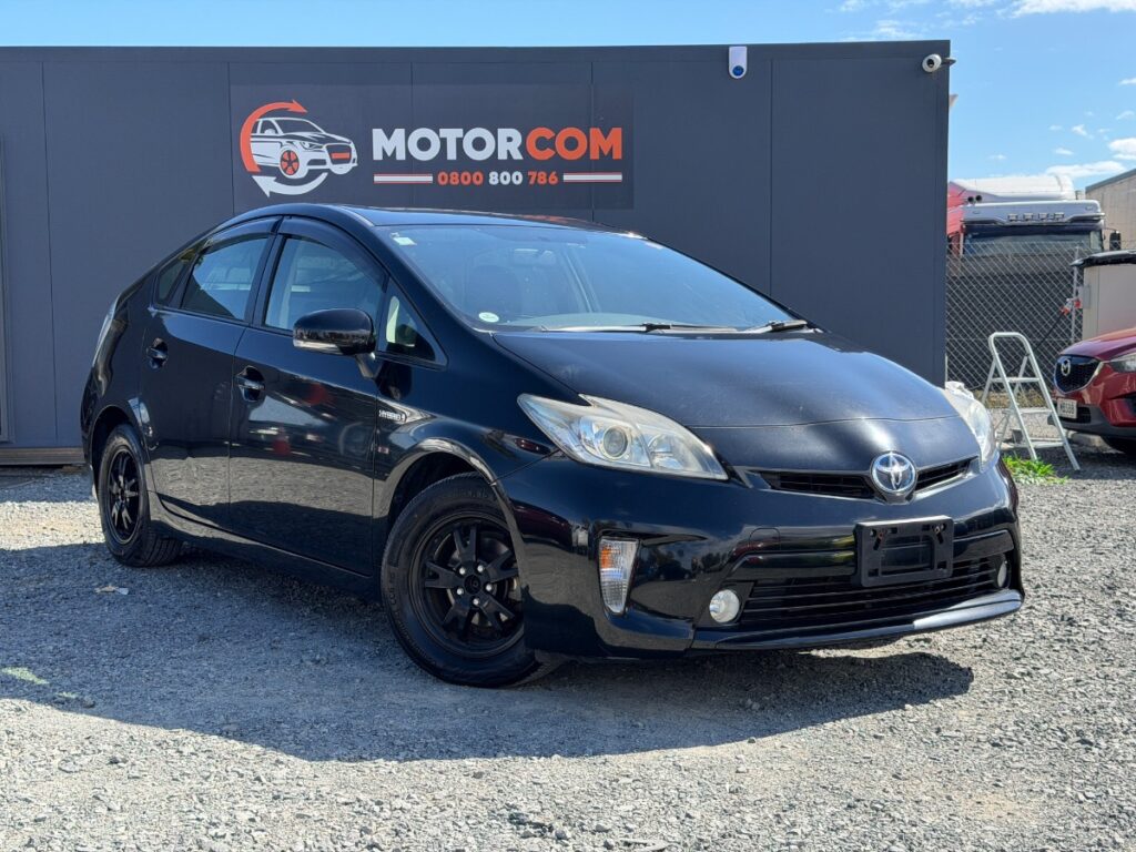 front side view of 2015 Toyota Prius