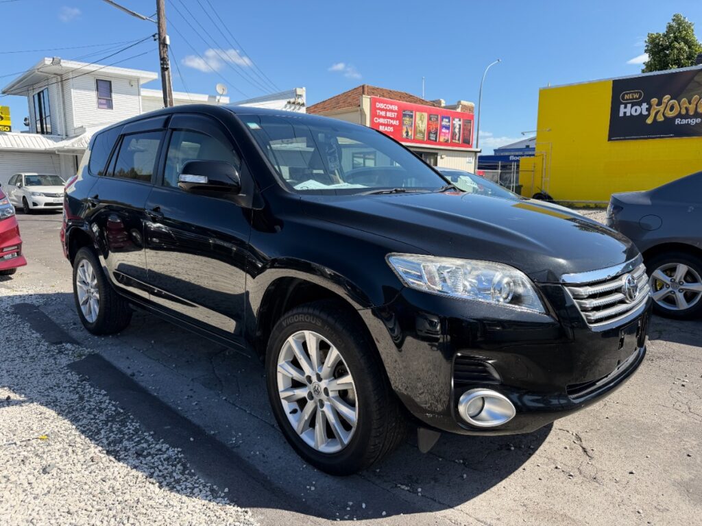 side view of 2009 Toyota Vanguard