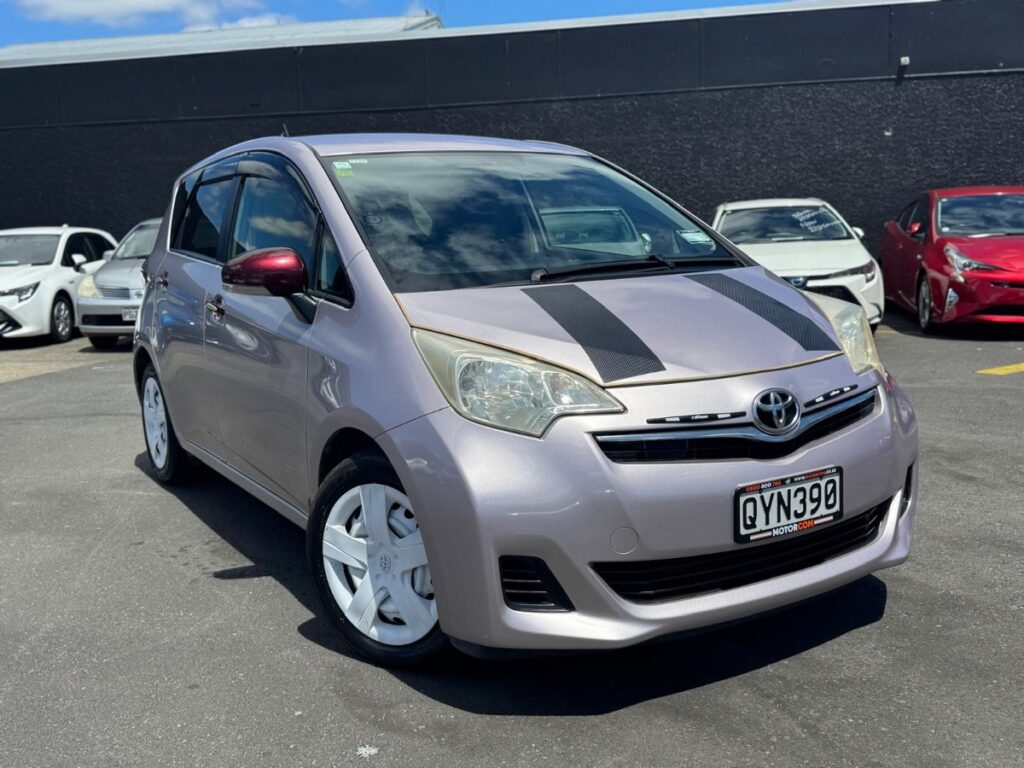 front side view of 2011 Toyota Ractis