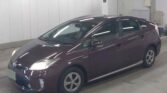 full side view of 2013 Toyota Prius