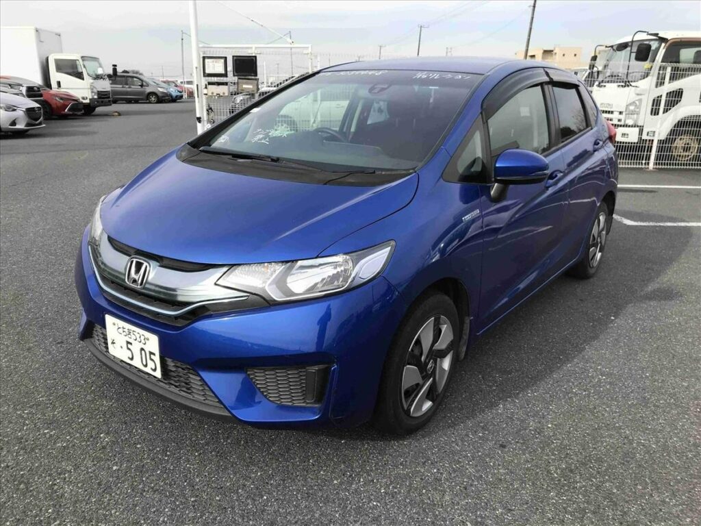 side view of 2014 Honda Fit