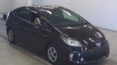 side view of 2014 Toyota Prius