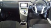 front inside view of 2014 Toyota Prius
