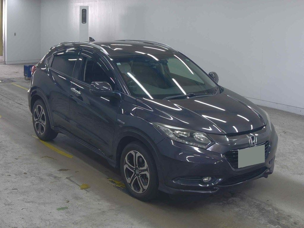 front side view of 2015 Honda Vezel