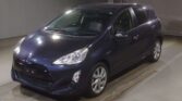 used 2015 Toyota Aqua side view