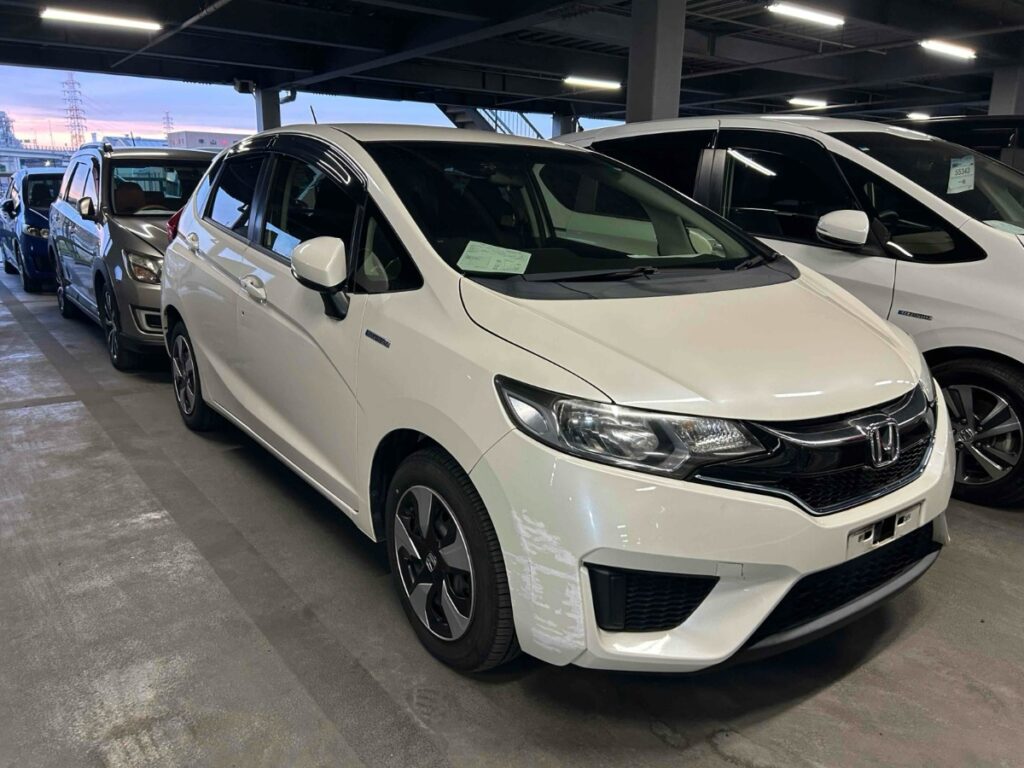 front side view of 2016 Honda Fit