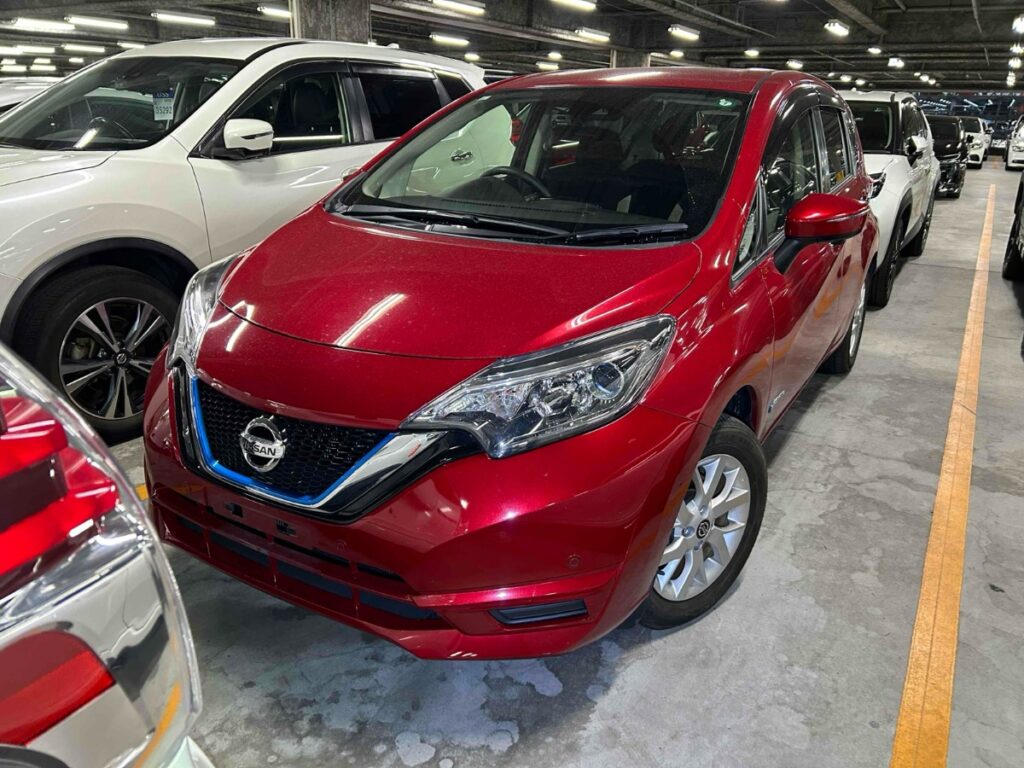 front side view of 2019 Nissan Note