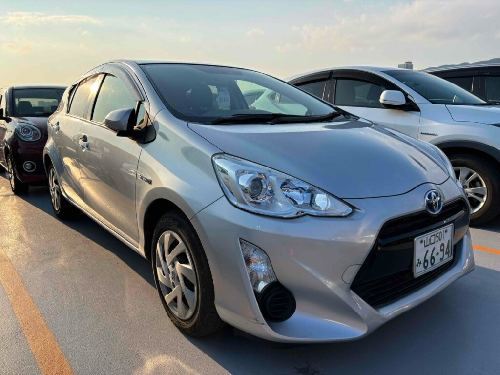 front side view of 2015 Toyota Aqua