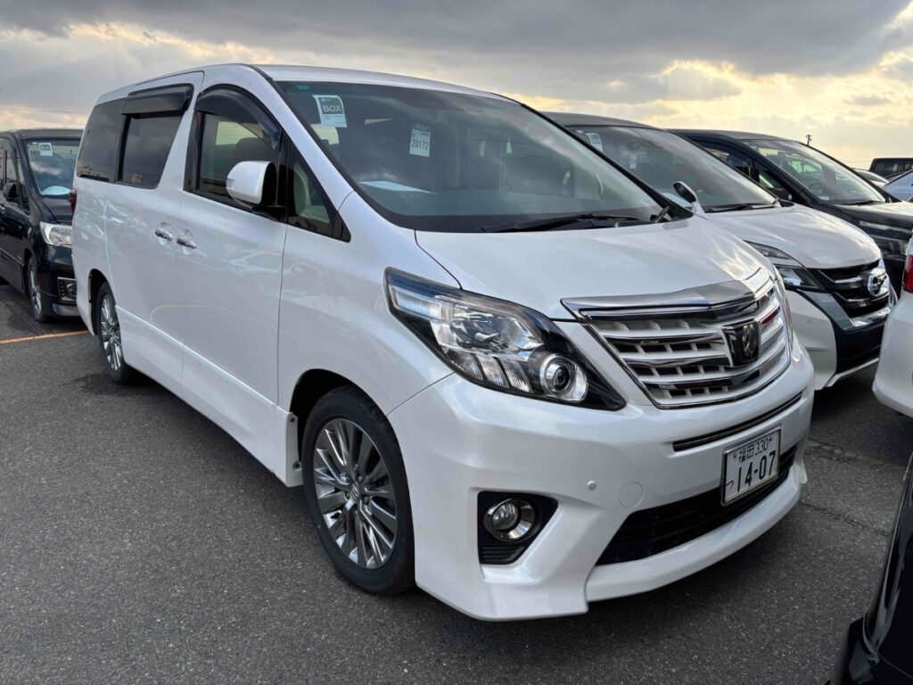 front side view of 2014 Toyota Alphard