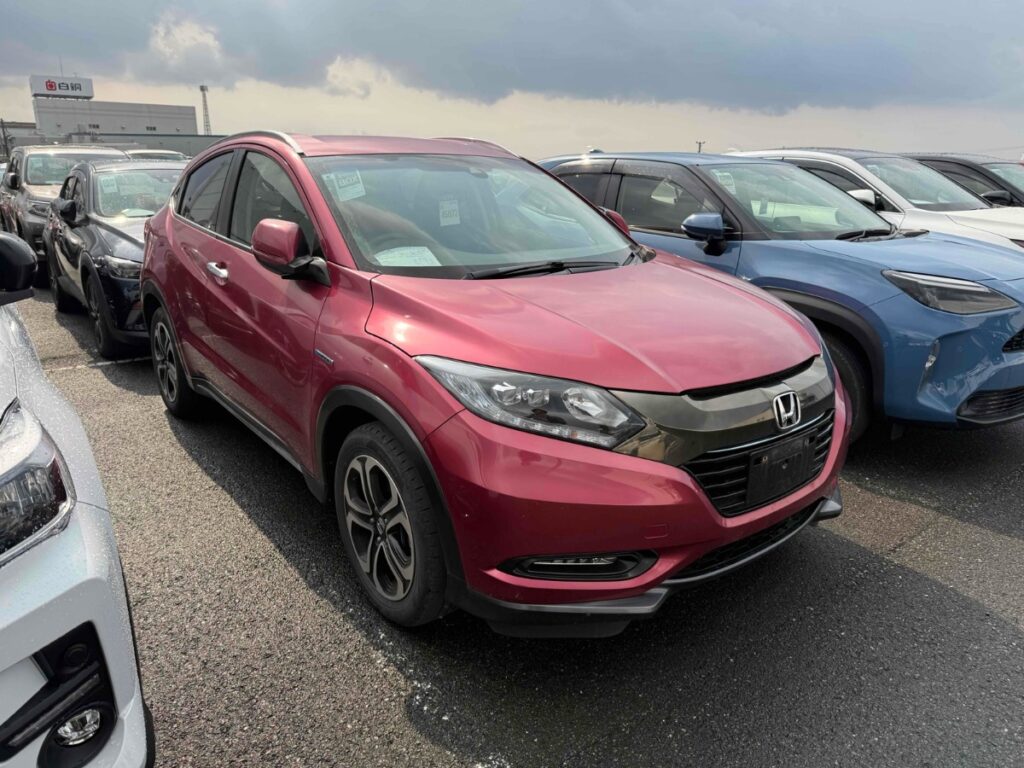 front side view of 2017 Honda Vezel