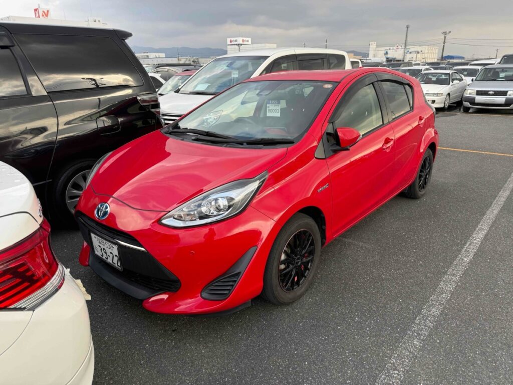 front side view of 2018 Toyota Aqua