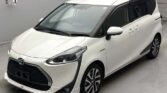 front view of 2018 Toyota Sienta