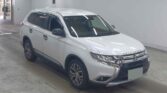 front side view of 2017 Mitsubishi Outlander