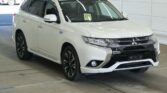 front view of 2015 Mitsubishi Outlander