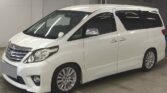 full side view of 2014 Toyota Alphard