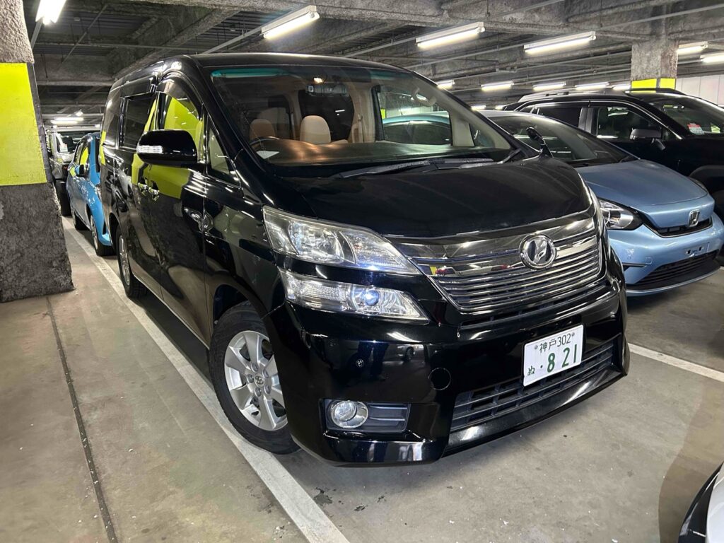 front side view of 2012 Toyota Vellfire